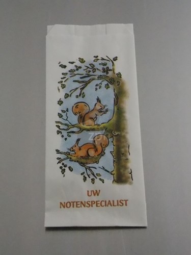 NOTENZAK gevoerd  21x14,5 cm zijvouw 9+5.5x21  1/2 POND  " Uw notenspecialist "